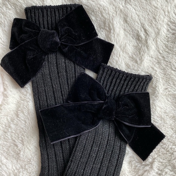 ✨SOLD✨Baby Girl Knee High Socks With Bow 🎀 - Picture 2 of 6